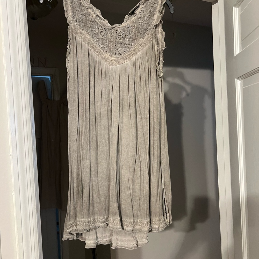 Beautiful tunic. Size large.